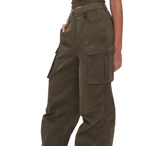 Good American Baggy Cargo Pants